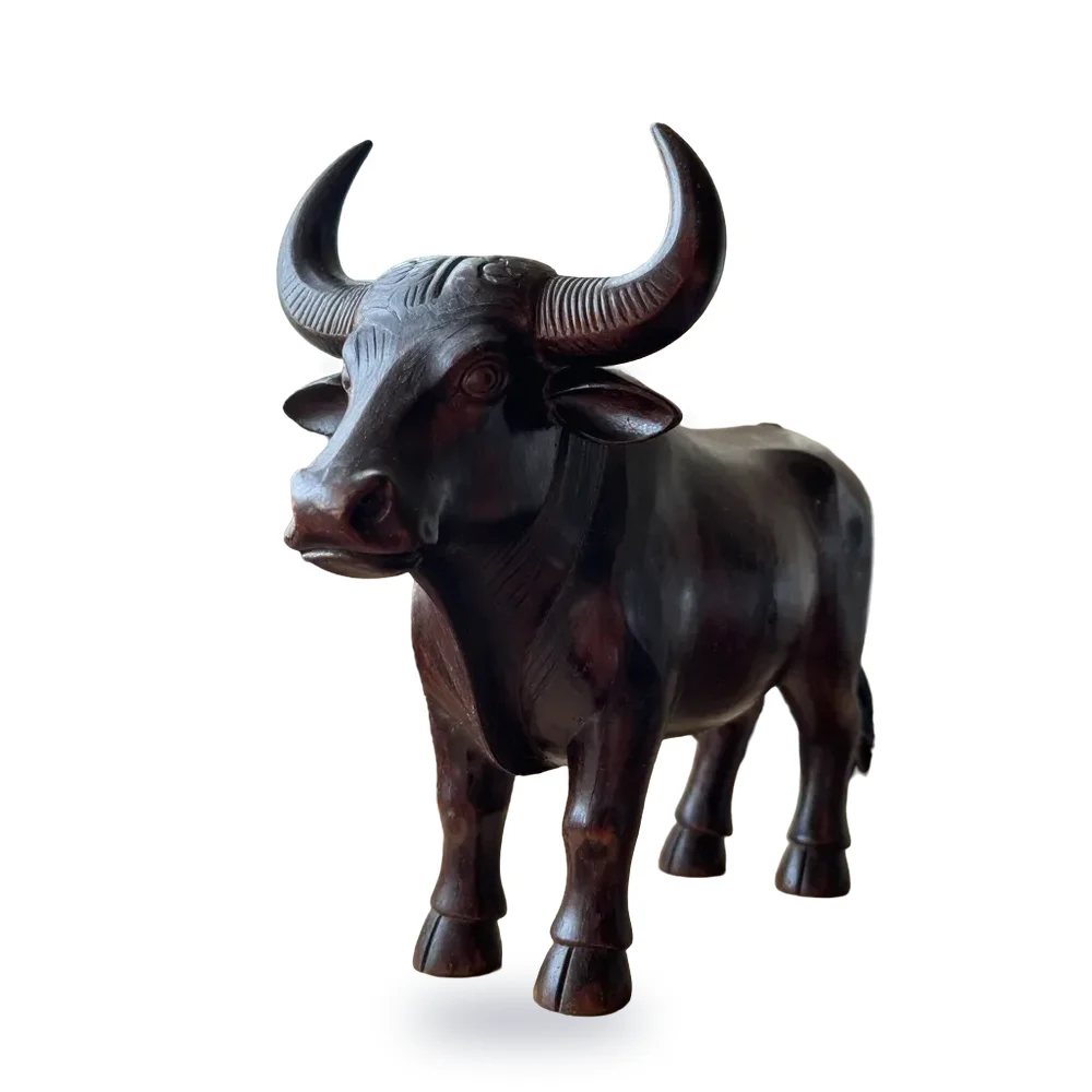 Statue de zébu en palissandre sculptée main, 25 cm, artisanat d’Ambositra